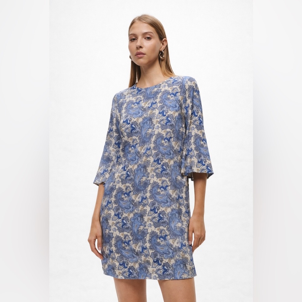 H&M Blue Paisley Shift Dress Sz 2 Boho Flowy Bell Sleeve Keyhole back Mini Dress